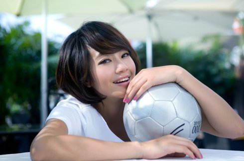 美女主播朱丹哭別法蘭西