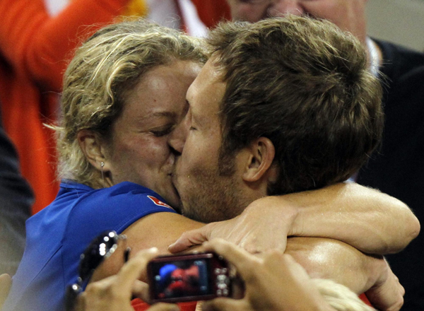 克里斯特爾斯橫掃茲沃娜列娃 第三度美網封后