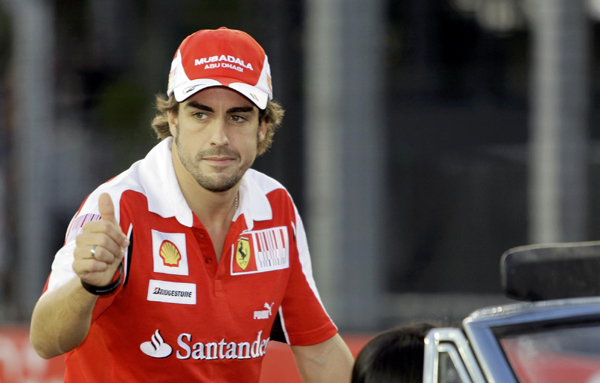 F1新加坡站：阿隆索奪冠 漢密爾頓撞韋伯再度退賽