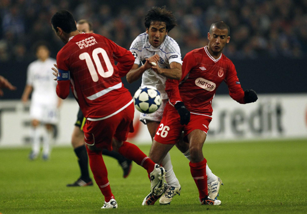 歐冠：國米連失三球險勝熱刺 巴薩曼聯獲小勝