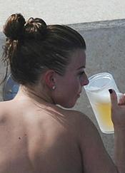 魯尼與科琳遭偷拍 飯館爭吵發狂打碎玻璃