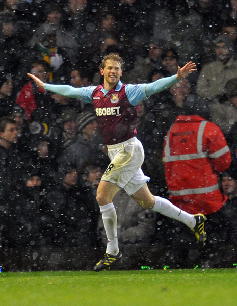 英格蘭聯(lián)賽杯：曼聯(lián)慘敗西漢姆 阿森納晉級四強(qiáng)