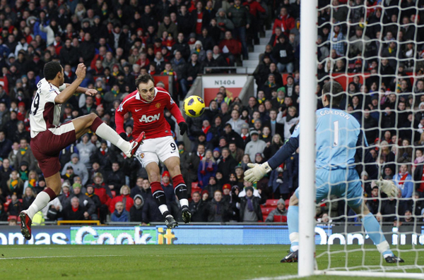 英超：曼聯2:0奪半程冠軍 曼城3:1升至次席