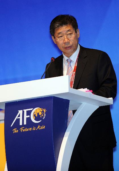 中國足球任重道遠(yuǎn)——從“龍哥”落選說起