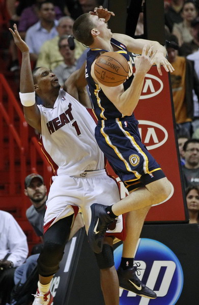 詹姆斯41+13+8+3 熱火末節逆轉步行者得七連勝