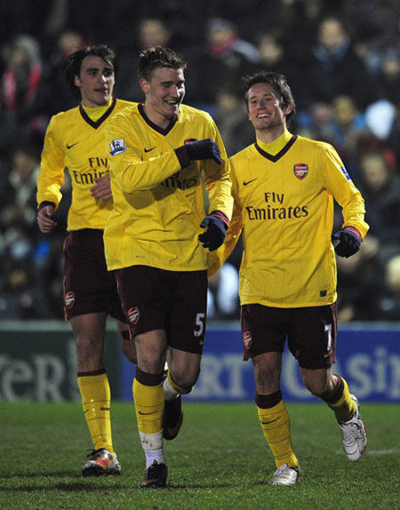 羅西基破門88分鐘丟球阿森納1:1英甲隊