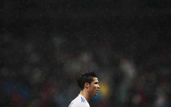 本澤馬破門C羅助攻 皇馬2:0落后巴薩