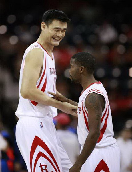 勇士將追姚明 總經(jīng)理:須得一巨人