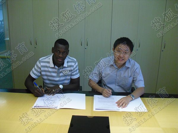 恒大3簽強(qiáng)援 4年長(zhǎng)約鎖定巴西豪門(mén)鐵閘