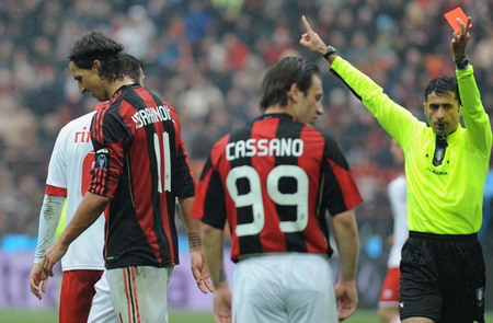 意甲:10人米蘭主場(chǎng)1:1副班長(zhǎng)