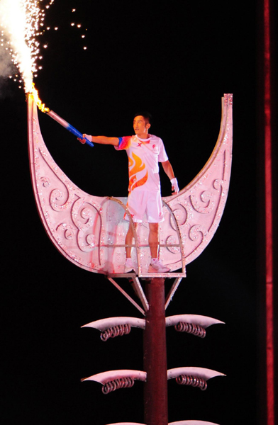 第九屆少數(shù)民族傳統(tǒng)運(yùn)動(dòng)會(huì)開(kāi)幕式在貴陽(yáng)舉行