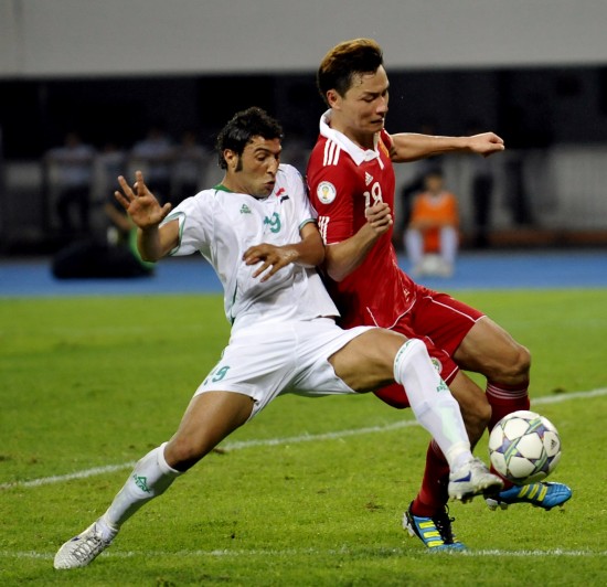 世預(yù)賽：中國主場0:1負10人伊拉克出線告急