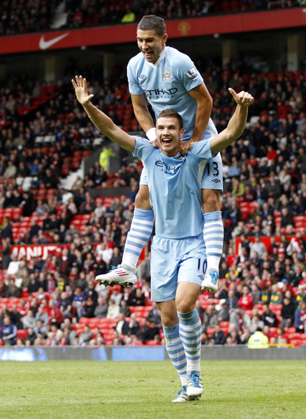 英超：曼城客場6:1大勝曼聯(lián)領跑5分