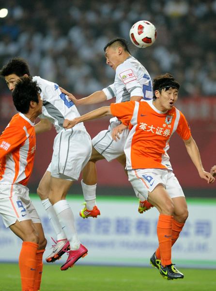 足協杯：天津泰達2:1逆轉山東魯能奪冠