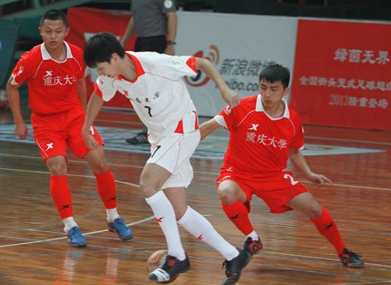 特步大五聯(lián)賽重慶賽區(qū)落幕 重慶大學(xué)狂勝奪冠