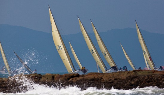 第七屆中國杯帆船賽落幕 百支船隊(duì)完成比賽(圖)