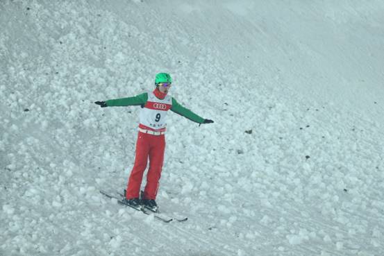 自由滑雪世界杯加拿大選手奪冠 中國隊四強居三