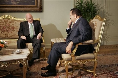 U.S. Vice President Dick Cheney, left, meets with Egyptian President Hosni Mubarak at Al-Ittihadia Palace in Cairo, Egypt, Sunday May 13, 2007. (AP