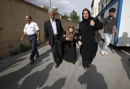 Iran's Ahmadinejad, rival both claim election win