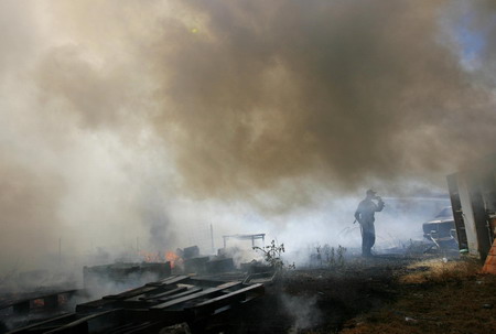 Wildfire rages near Athens