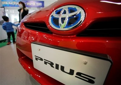Toyota to recall Prius hybrid in US, Japan