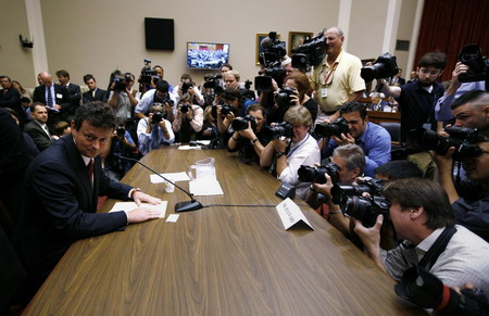 BP chief says he wasn't in loop, enraging Congress