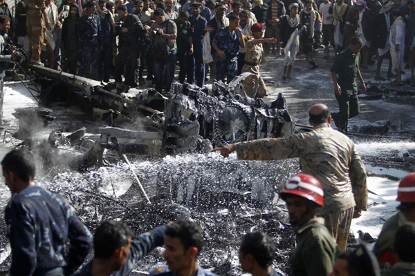 Military plane crashes in Yemen, killing 10