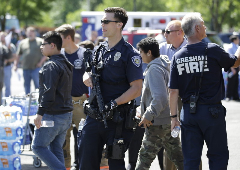 One student, gunman dead after Oregon high school shooting