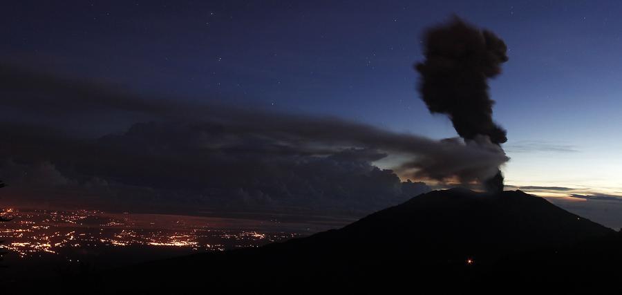 Costa Rica's Turrialba volcano erupts