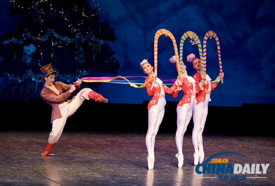 《天鵝湖》《胡桃夾子》 “圣誕芭蕾”元旦上演