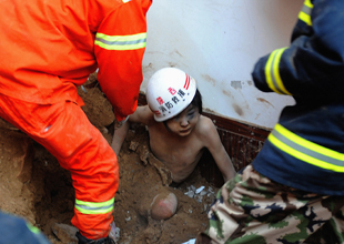 山體滑坡被埋54小時被救