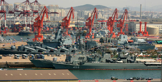 多國海軍艦艇參加中國海軍建軍60周年紀念活動