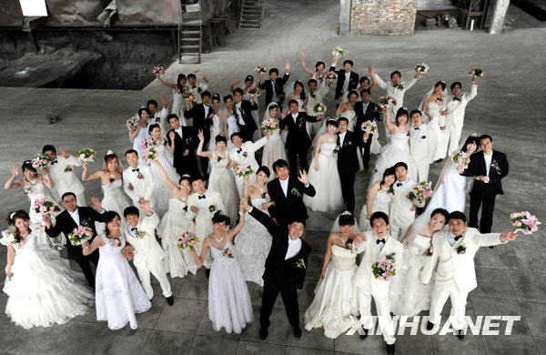 26對青年技工鑄造博物館里娶媳婦[組圖]