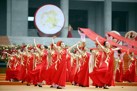 2009首屆世界華人炎帝故里尋根節開幕式暨拜祖大典隆重舉行