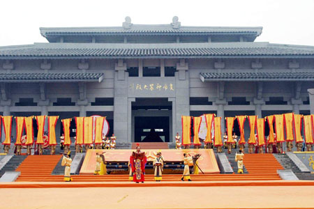 2009首屆世界華人炎帝故里尋根節開幕式暨拜祖大典隆重舉行