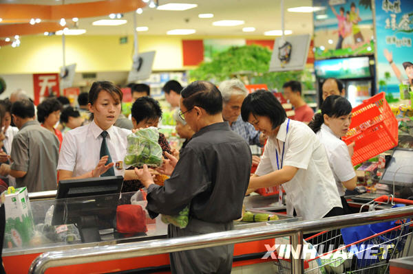 烏魯木齊努力恢復(fù)城市正常生產(chǎn)生活[組圖]