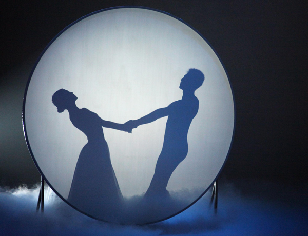 吳伯雄出席第五屆兩岸經貿文化論壇文藝晚會[圖]