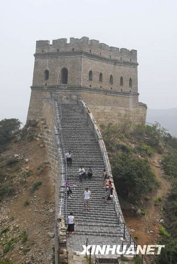 北京八達嶺殘長城“除險加固”工程竣工[組圖]