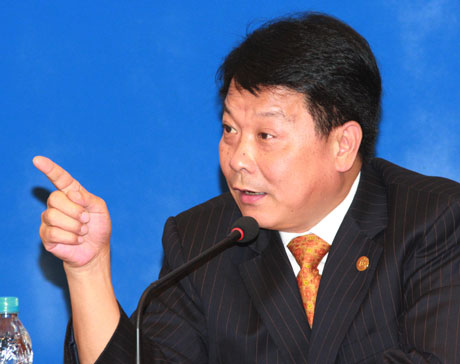 應(yīng)對全球金融危機第十三屆投洽會突出國際投資與合作