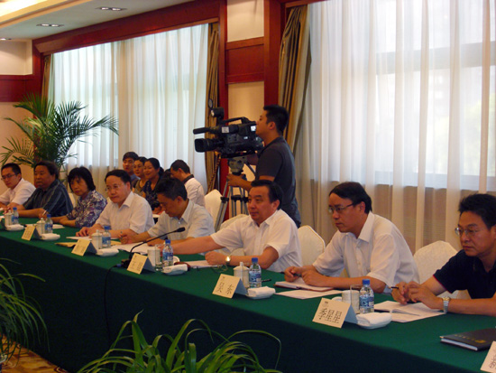 堅持及時準(zhǔn)確公開透明方針加強(qiáng)輿論引導(dǎo)