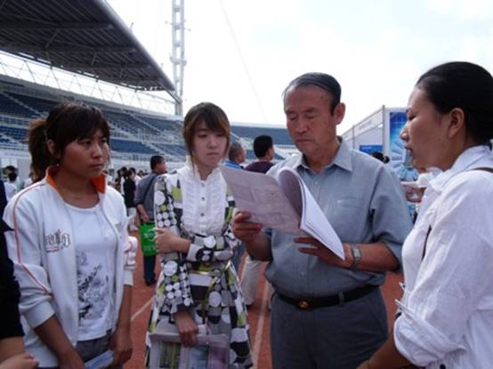 長春舉行東北亞博覽會人才交流會 國外專家現場洽談