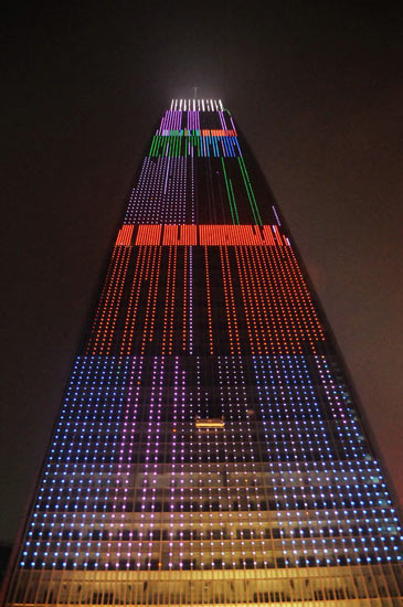 北京最高建筑“國貿三期”調試景觀燈[圖]