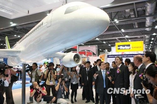 國產(chǎn)大客機外形樣機亮相 2016年交付使用(圖)