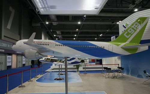 國產(chǎn)大客機外形樣機亮相 2016年交付使用(圖)