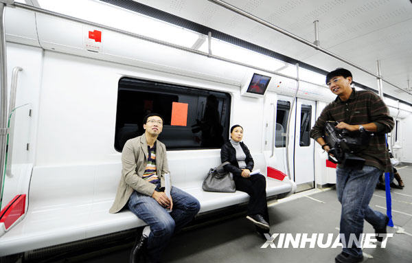 沈陽地鐵一號線“芳容初現”[組圖]